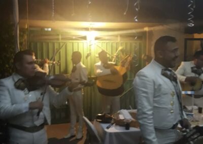 Mariachis puntuales
