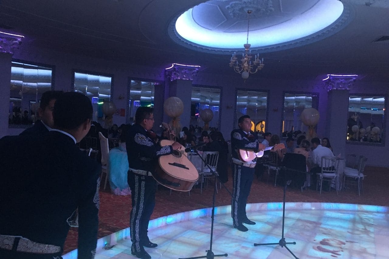 Mariachis en Izcalli Mariachis en Izcalli
